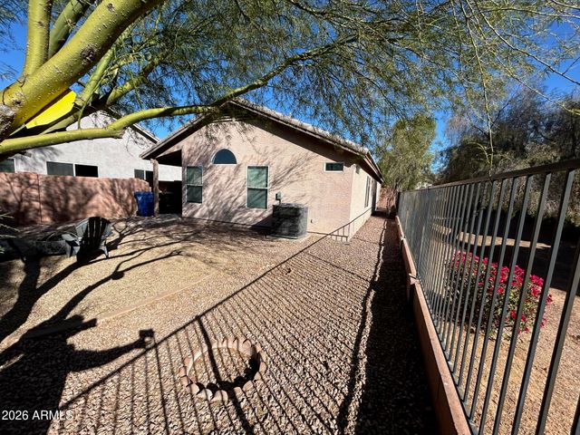 2109 E DANBURY Road, Phoenix, AZ 85022