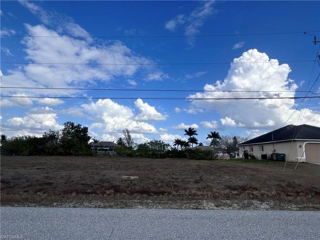 925 NW 3rd PL, Cape Coral, FL 33993