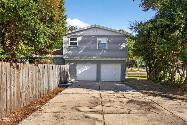 1808 STARWAN Road E, Jacksonville, FL 32211