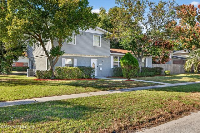 1808 STARWAN Road E, Jacksonville, FL 32211