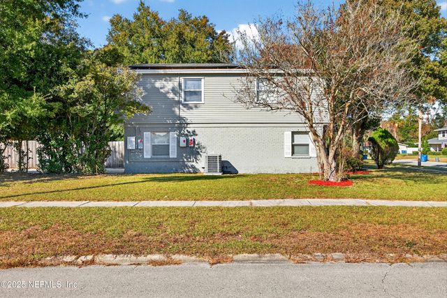 1808 STARWAN Road E, Jacksonville, FL 32211