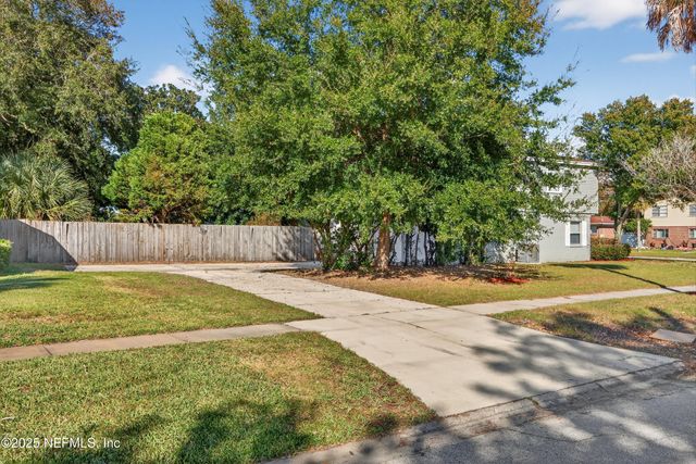 1808 STARWAN Road E, Jacksonville, FL 32211