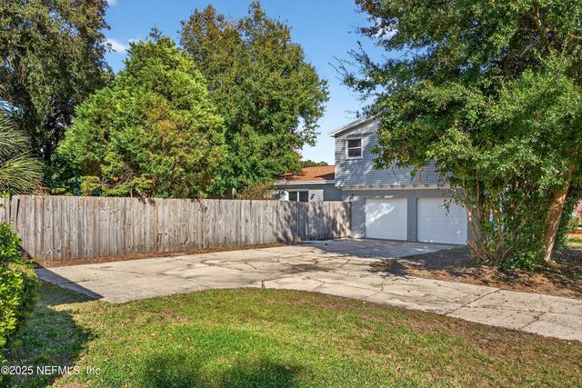 1808 STARWAN Road E, Jacksonville, FL 32211