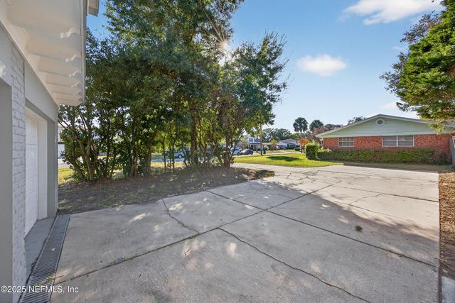 1808 STARWAN Road E, Jacksonville, FL 32211