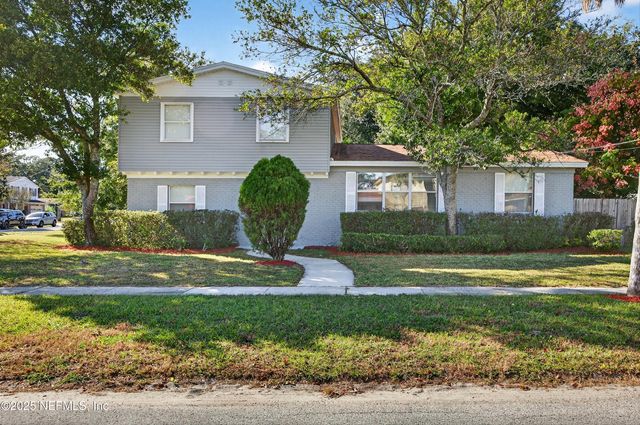 1808 STARWAN Road E, Jacksonville, FL 32211