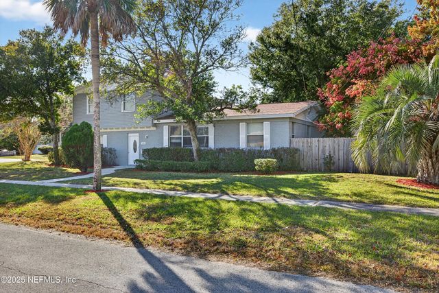 1808 STARWAN Road E, Jacksonville, FL 32211