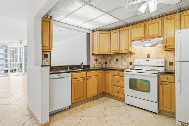 3580 S Ocean Boulevard 4c, South Palm Beach, FL 33480