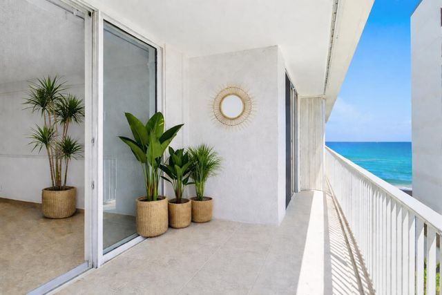 3580 S Ocean Boulevard 4c, South Palm Beach, FL 33480
