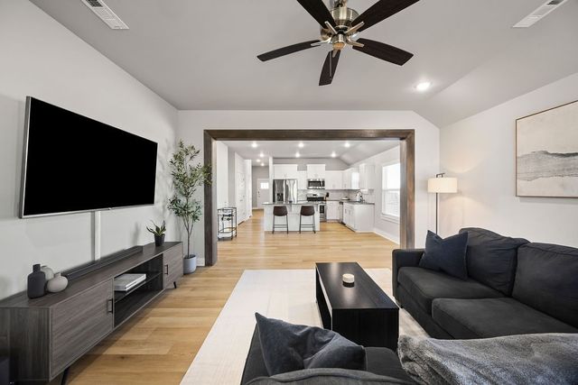 624 S Benchmark Lane, Fayetteville, AR 72704