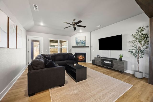 624 S Benchmark Lane, Fayetteville, AR 72704