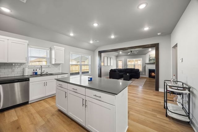 624 S Benchmark Lane, Fayetteville, AR 72704