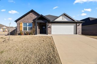 624 S Benchmark Lane, Fayetteville, AR 72704