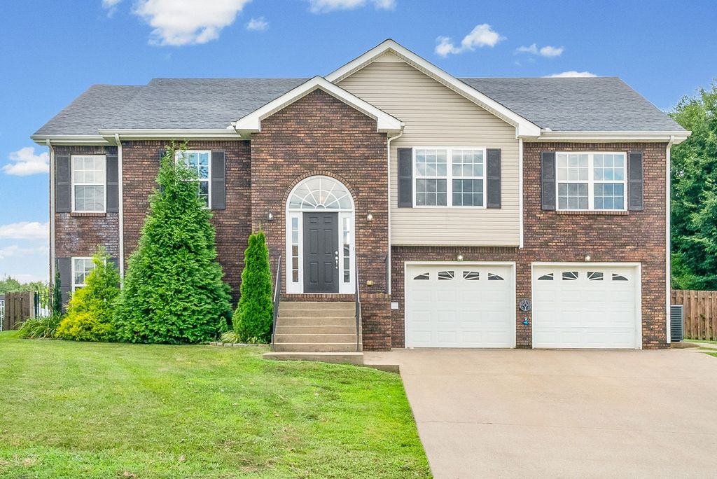2774 Cascade Dr, Clarksville, TN 37042