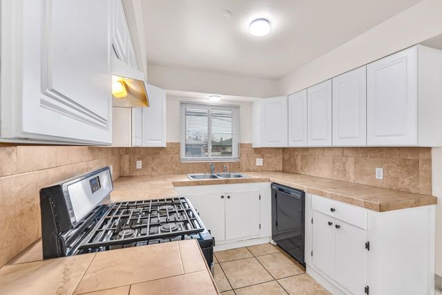 4074 N Ila Avenue, Fresno, CA 93705