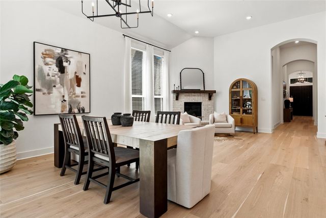 384 Leaning Rock RDG, Austin, TX 78737