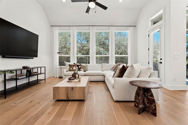 384 Leaning Rock RDG, Austin, TX 78737
