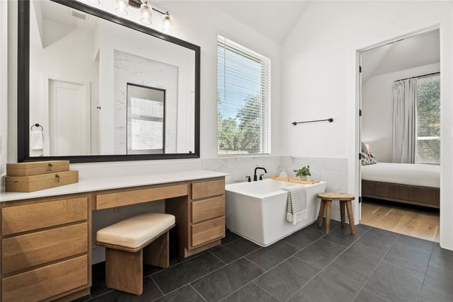 384 Leaning Rock RDG, Austin, TX 78737