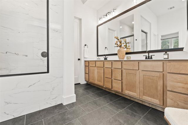 384 Leaning Rock RDG, Austin, TX 78737