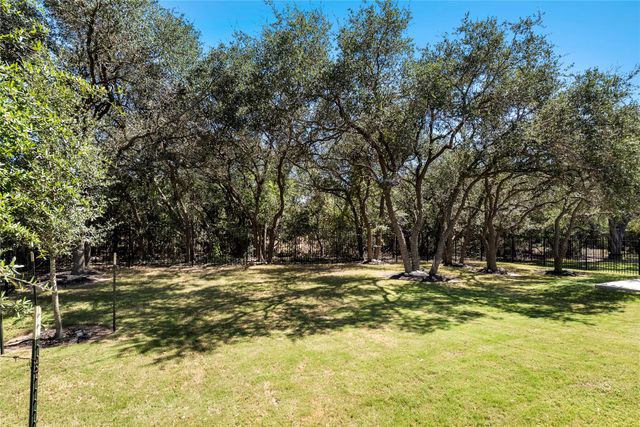 384 Leaning Rock RDG, Austin, TX 78737