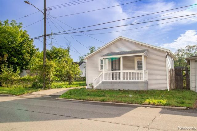 6444 Ashton Avenue, Detroit, MI 48228