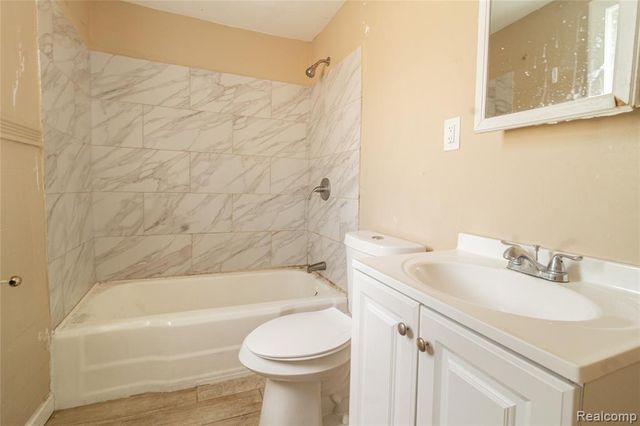 6444 Ashton Avenue, Detroit, MI 48228