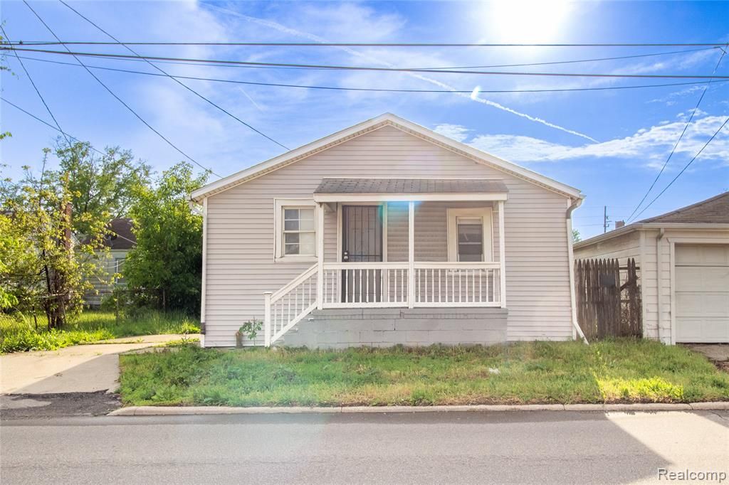 6444 Ashton Avenue, Detroit, MI 48228