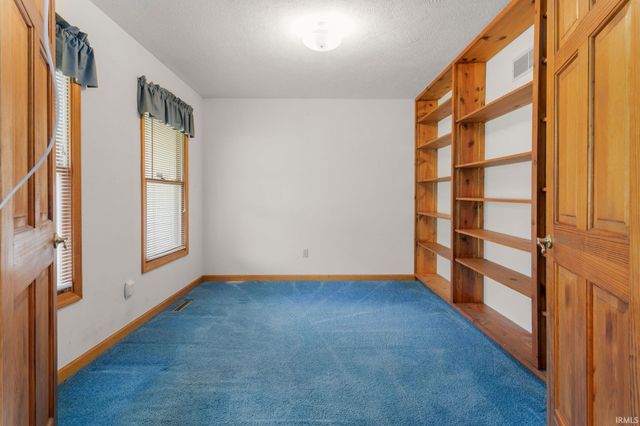 2004 N Meade Street, South Bend, IN 46628
