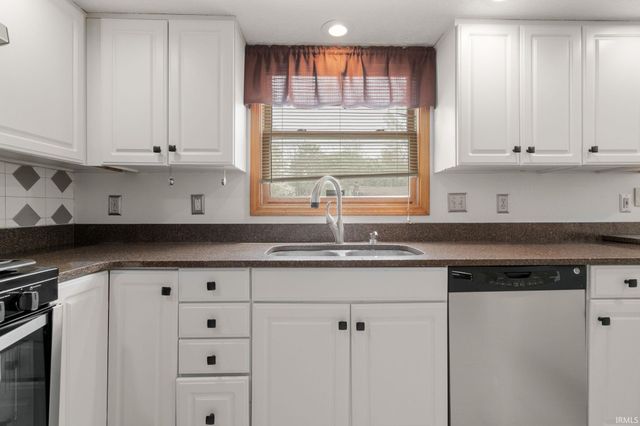 2004 N Meade Street, South Bend, IN 46628