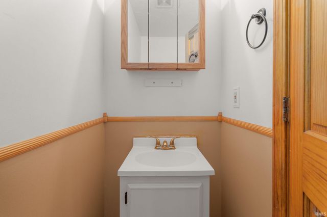 2004 N Meade Street, South Bend, IN 46628
