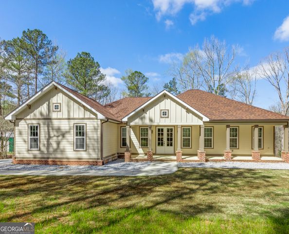 104 Landings Way, Lagrange, GA 30240