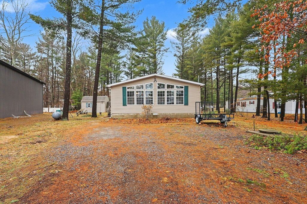 1799 N Lakeview Drive, Mears, MI 49436