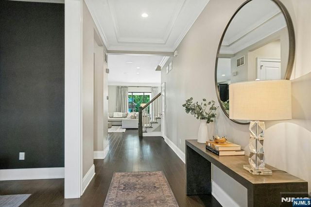 790 W Saddle River Road, Ho-ho-kus, NJ 07423