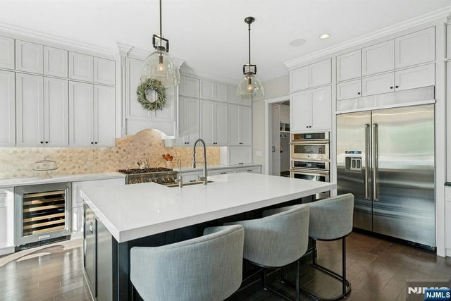 790 W Saddle River Road, Ho-ho-kus, NJ 07423