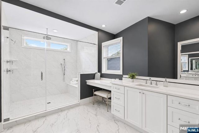 790 W Saddle River Road, Ho-ho-kus, NJ 07423