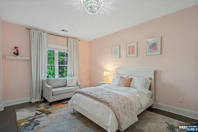 790 W Saddle River Road, Ho-ho-kus, NJ 07423