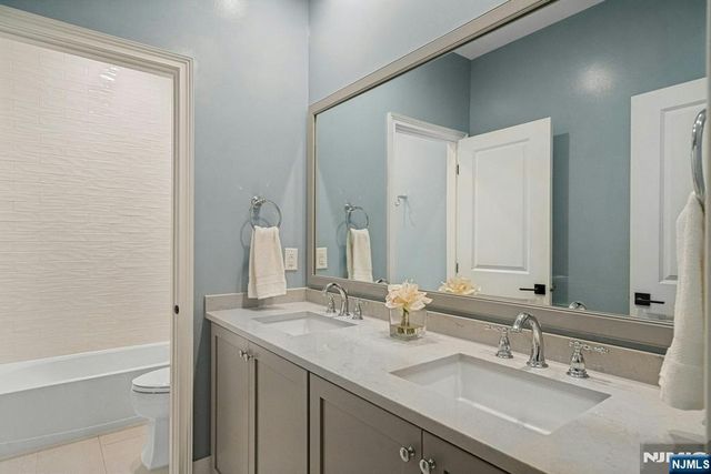 790 W Saddle River Road, Ho-ho-kus, NJ 07423
