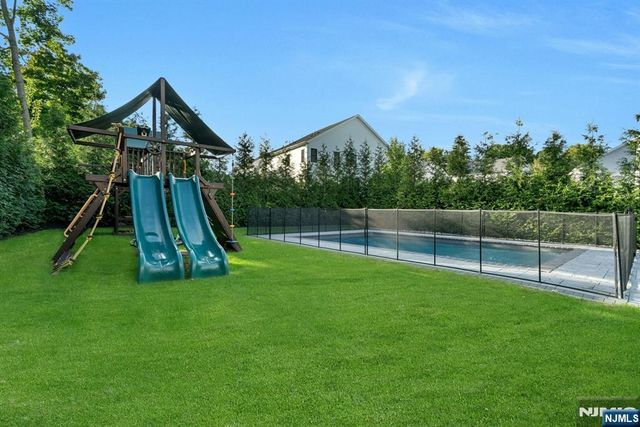 790 W Saddle River Road, Ho-ho-kus, NJ 07423