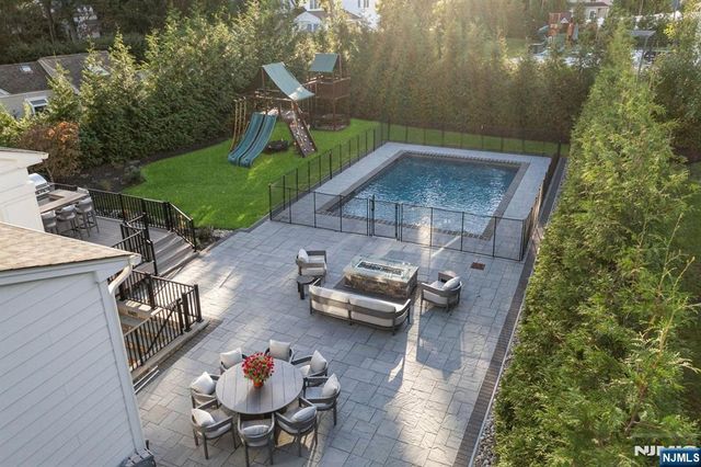 790 W Saddle River Road, Ho-ho-kus, NJ 07423