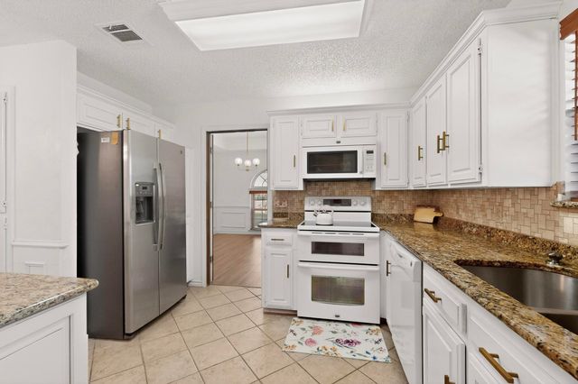 1110 Shady Oak Trail, Mansfield, TX 76063