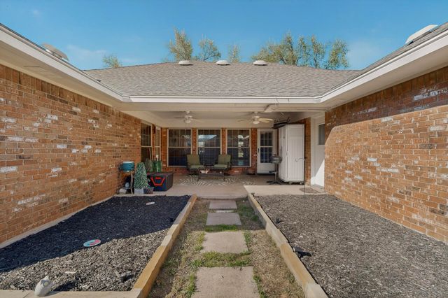 1110 Shady Oak Trail, Mansfield, TX 76063