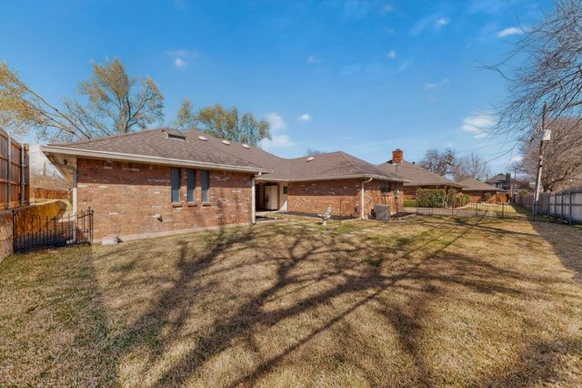 1110 Shady Oak Trail, Mansfield, TX 76063