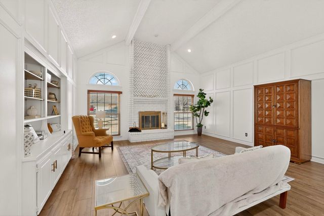 1110 Shady Oak Trail, Mansfield, TX 76063