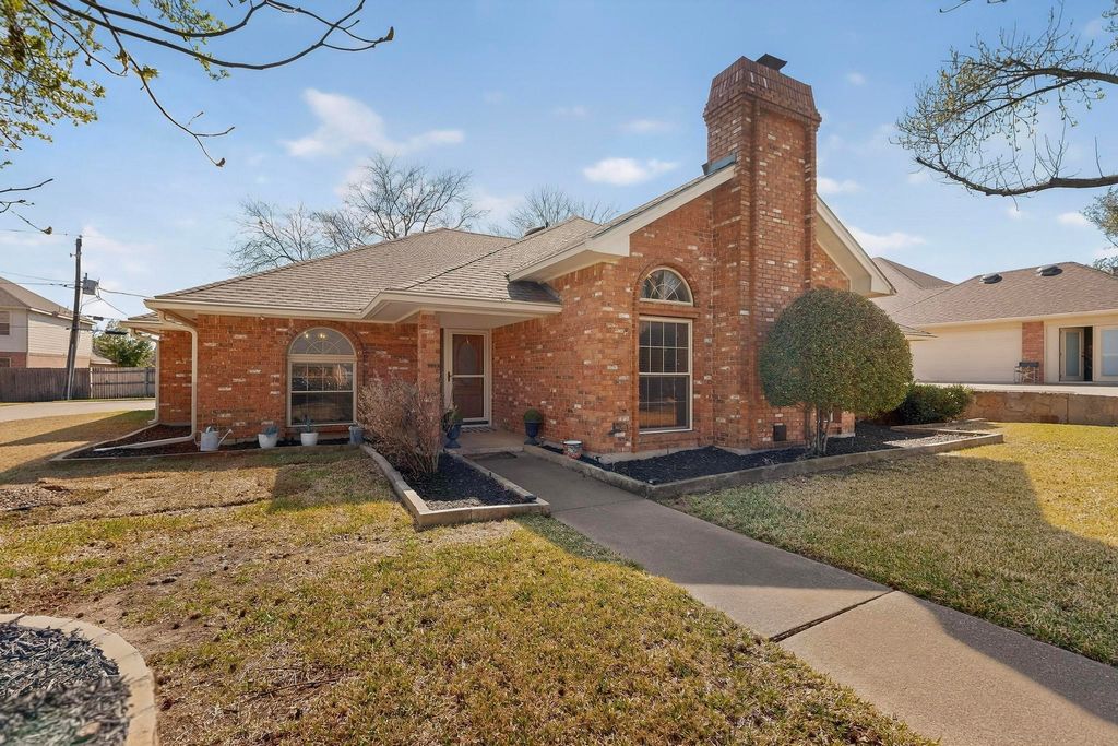1110 Shady Oak Trail, Mansfield, TX 76063