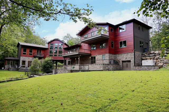 88 Green Lane, Ridgefield, CT 06877