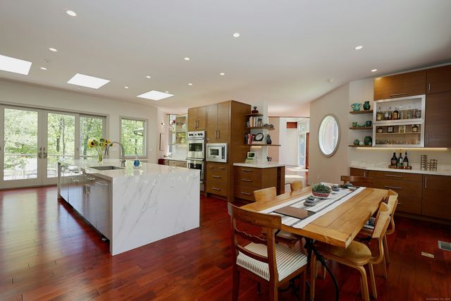 88 Green Lane, Ridgefield, CT 06877