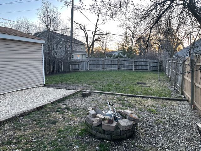 519 N Waukegan Road, Lake Bluff, IL 60044