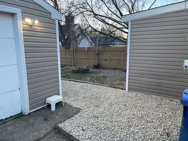 519 N Waukegan Road, Lake Bluff, IL 60044