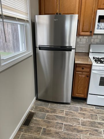 519 N Waukegan Road, Lake Bluff, IL 60044