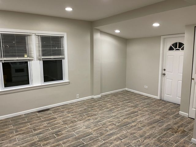 519 N Waukegan Road, Lake Bluff, IL 60044