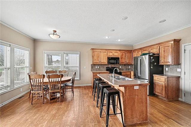 20811 W 48th Street, Shawnee, KS 66218